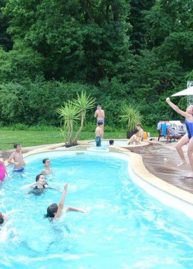 Vara fierbinte, locatie cu piscina aproape de Bucuresti