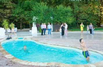 Locatie-botez-in-natura-piscina-padure