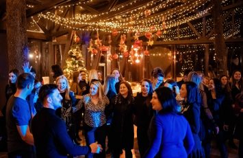 Christmas Party in The Woods, o peterecere minunata, multa distractie si voie buna