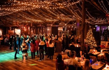 Christmas Party in The Woods, o peterecere minunata, multa distractie si voie buna