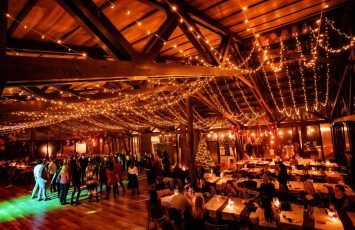 Christmas Party in The Woods, o peterecere minunata, multa distractie si voie buna