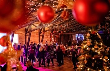 Christmas Party in The Woods, o peterecere minunata, multa distractie si voie buna