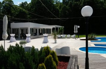Locatie evenimente corporate, nunta in natrua in aer liber, locatie evenimente piscina 
