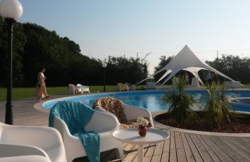 Nunta de poveste la TreeHouse Lagoon, in aer liber, la piscina, locatie de nunta in aer liber