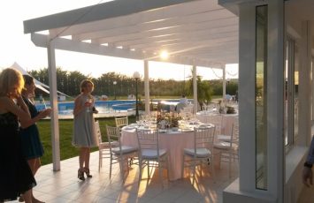 Nunta de poveste la TreeHouse Lagoon, in aer liber, la piscina, locatie de nunta in aer liber