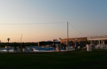 Nunta de poveste la TreeHouse Lagoon, in aer liber, la piscina, locatie de nunta in aer liber