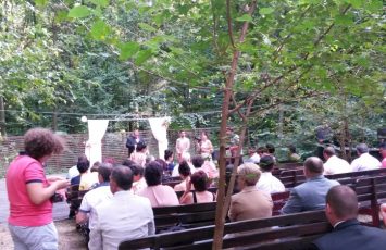 Nunta in natura, in aer liber, la piscina si padure, locatii de nunti in natura, locaite nunata in aer liber