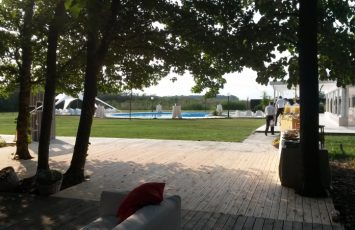 Nunta in natura, in aer liber, la piscina si padure, locatii de nunti in natura, locaite nunata in aer liber