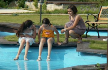 Petrecere copii - absolventi, la piscina in aer liber TreeHouse Lunguletu