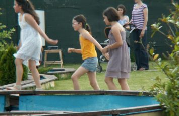 Petrecere copii - absolventi, la piscina in aer liber TreeHouse Lunguletu