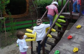 Petrecere copii - gradinita, la piscina in aer liber TreeHouse Lunguletu