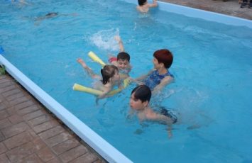 Petrecere copii - gradinita, la piscina in aer liber TreeHouse Lunguletu