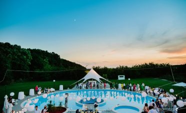 Petreceri majorat, locatie petrecere majorat, majorat la piscina, locatii majorat 