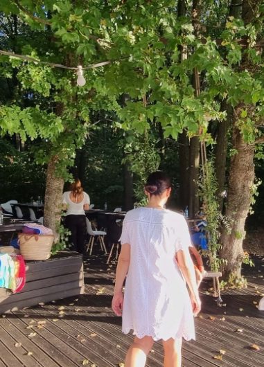 petrecere in aer liber la piscina